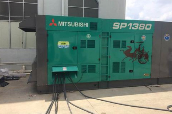 兴宁为什么有些柴油发电机组的输出电压可以调节？