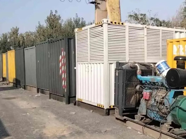 兴宁200KW柴油发电机机组每小时油耗是多少？